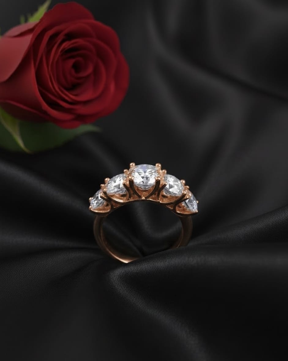 טבעת זהב עם יהלומי מעבדה אביגיל