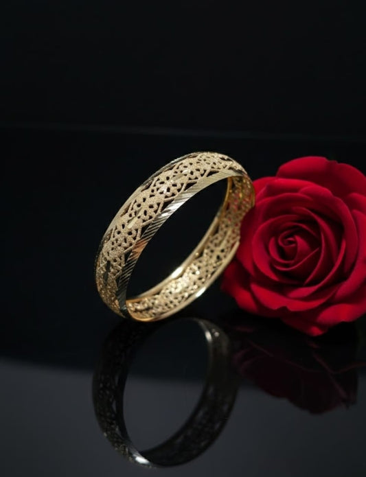 צמיד זהב קשיח ספיר