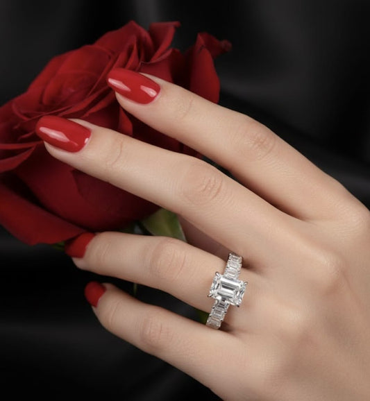 טבעת זהב עם יהלומי מעבדה ליזה