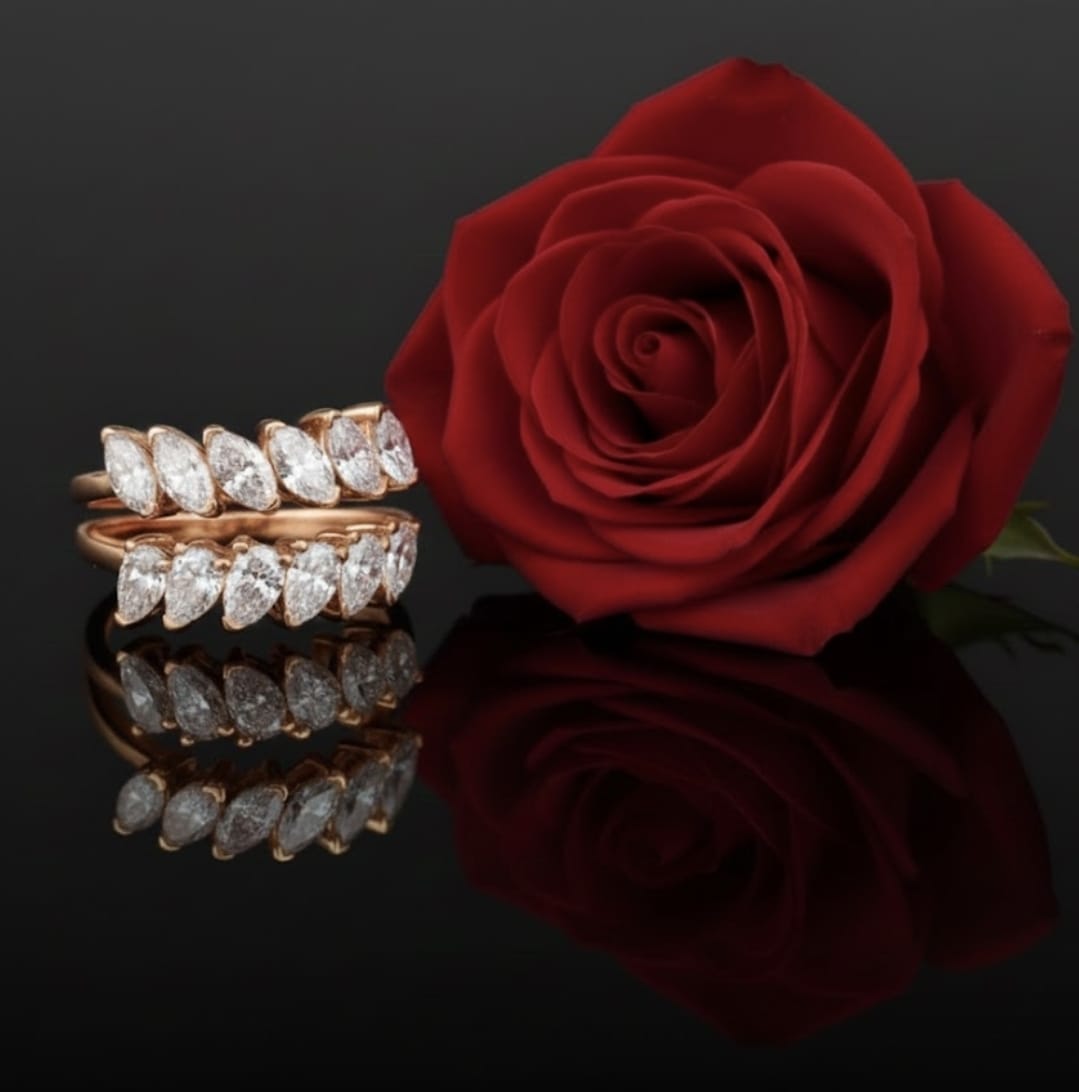 טבעת זהב עם יהלומי מעבדה שקד