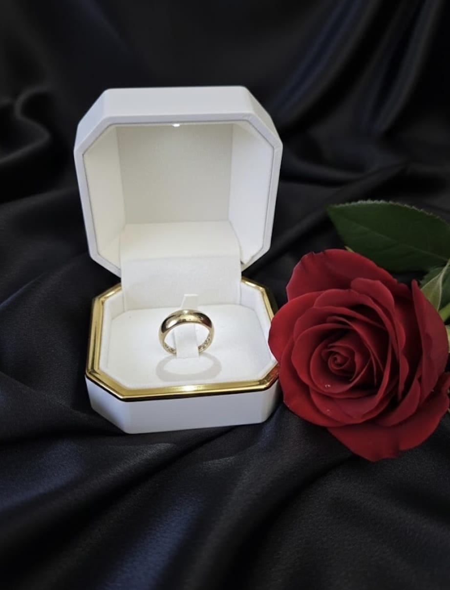 טבעת זהב נועם