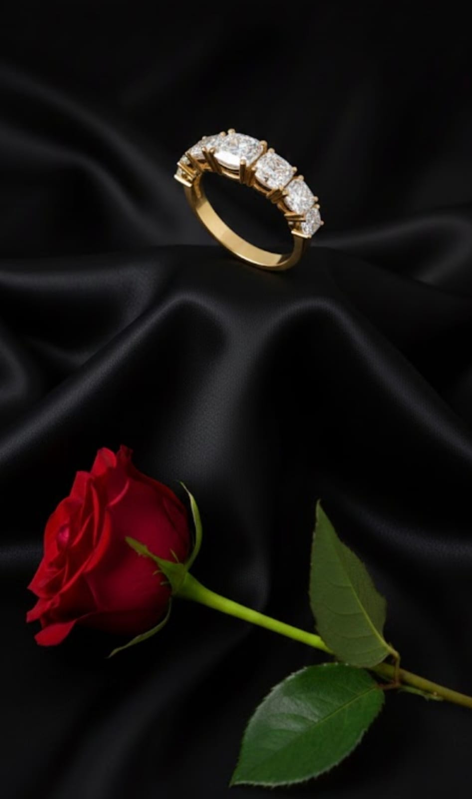 טבעת זהב עם יהלומי מעבדה אביגיל