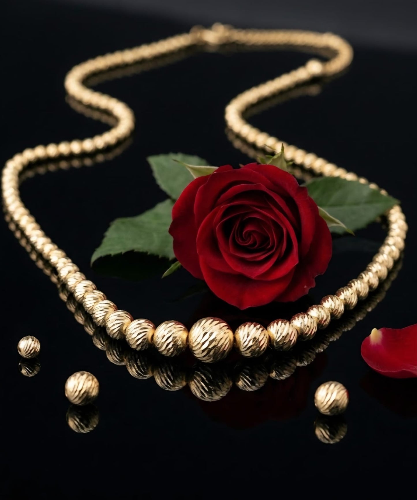 "שרשרת כדורי זהב 14 קראט בעיצוב "דגראדה"