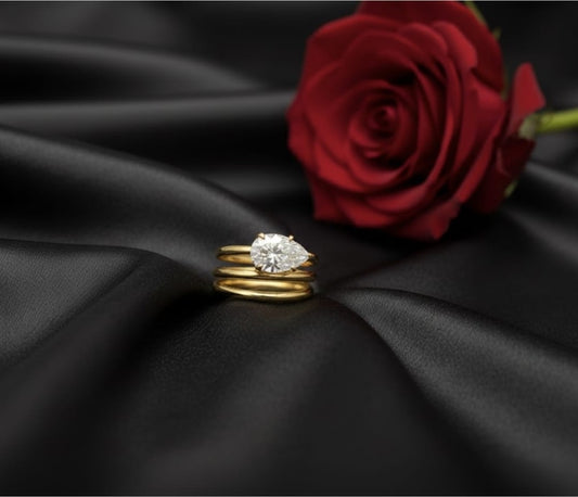 טבעת זהב עם יהלומי מעבדה חווה