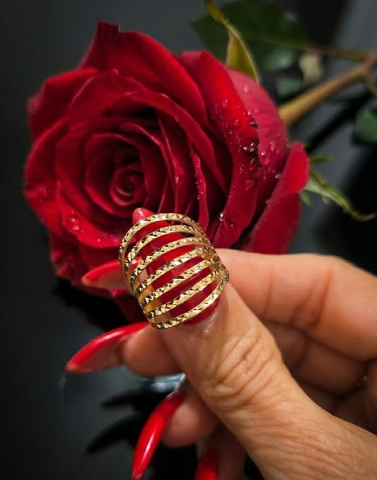 טבעת זהב אביב