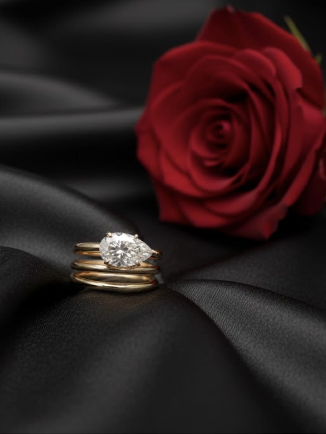 טבעת זהב עם יהלומי מעבדה חווה