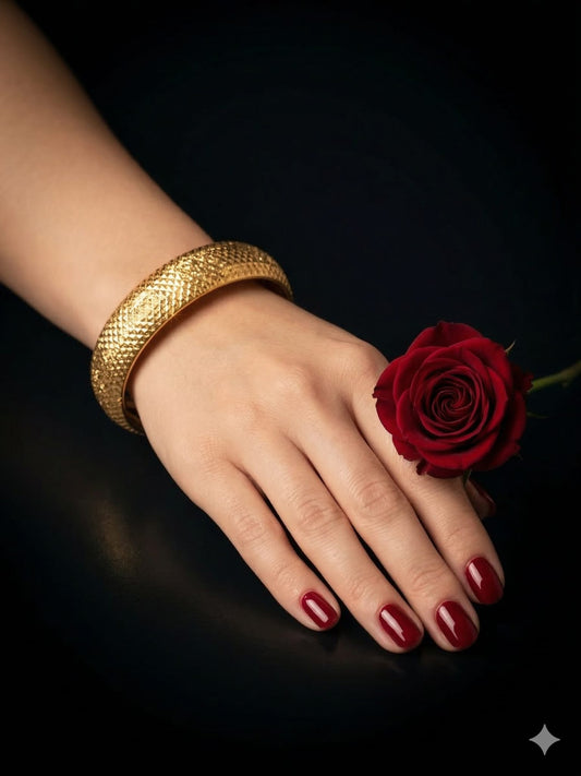 צמיד זהב קשיח סוזן