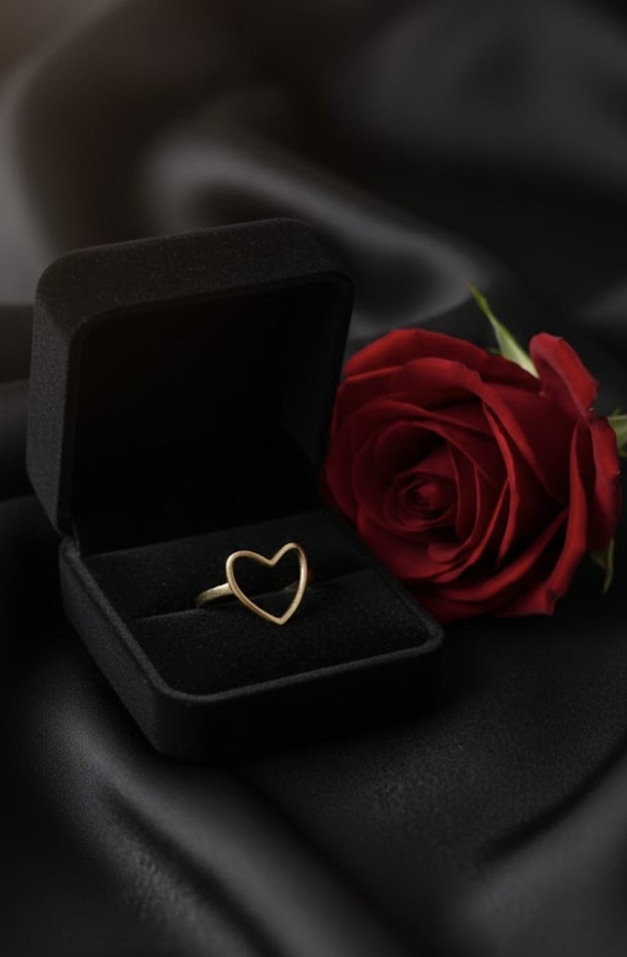 טבעת זהב לב