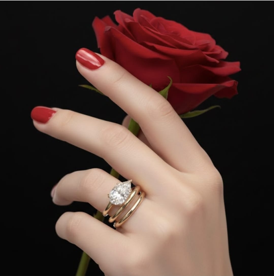 טבעת זהב עם יהלומי מעבדה חווה