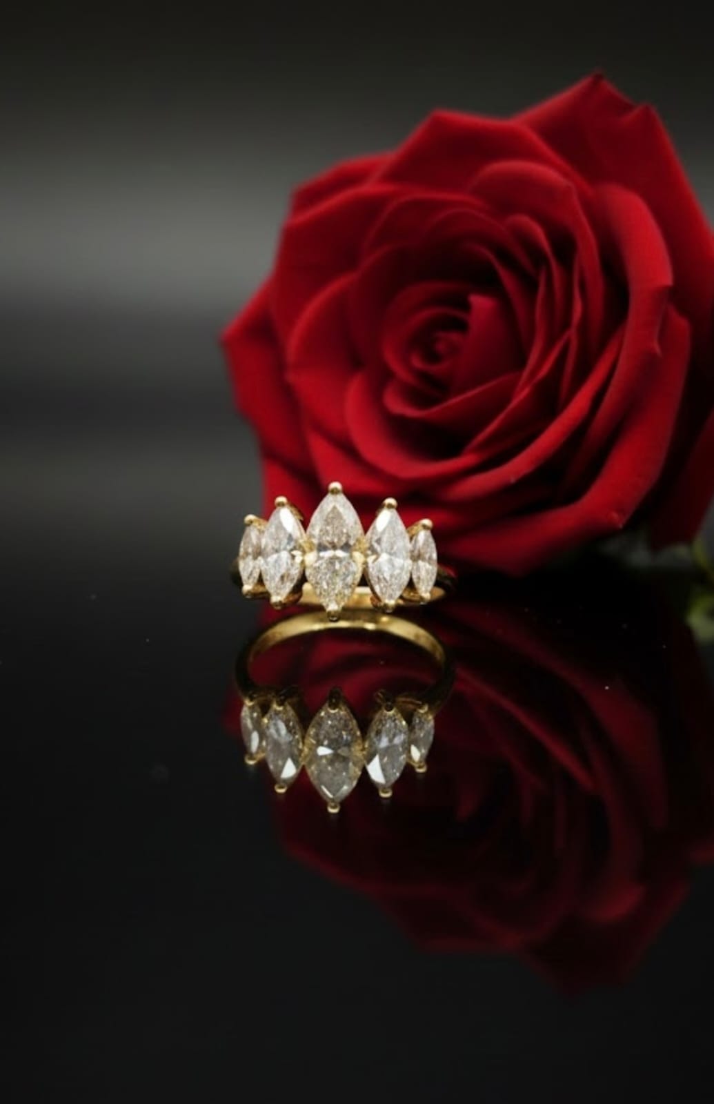 טבעת זהב עם יהלומי מעבדה הלל