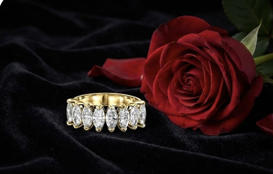 טבעת זהב עם יהלומי מעבדה