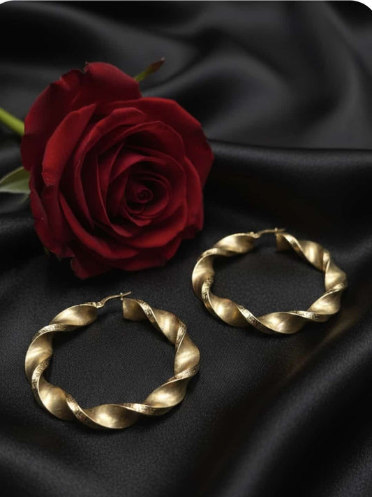 עגילי זהב חן