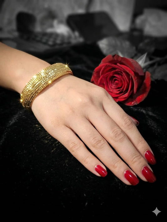 צמיד זהב קשיח שירז