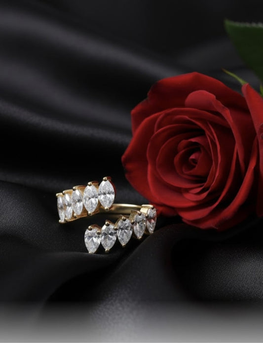 טבעת זהב עם יהלומי מעבדה אלינור