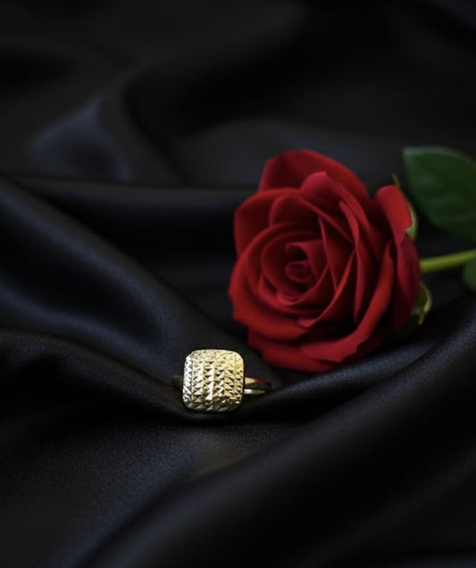 טבעת זהב נועה