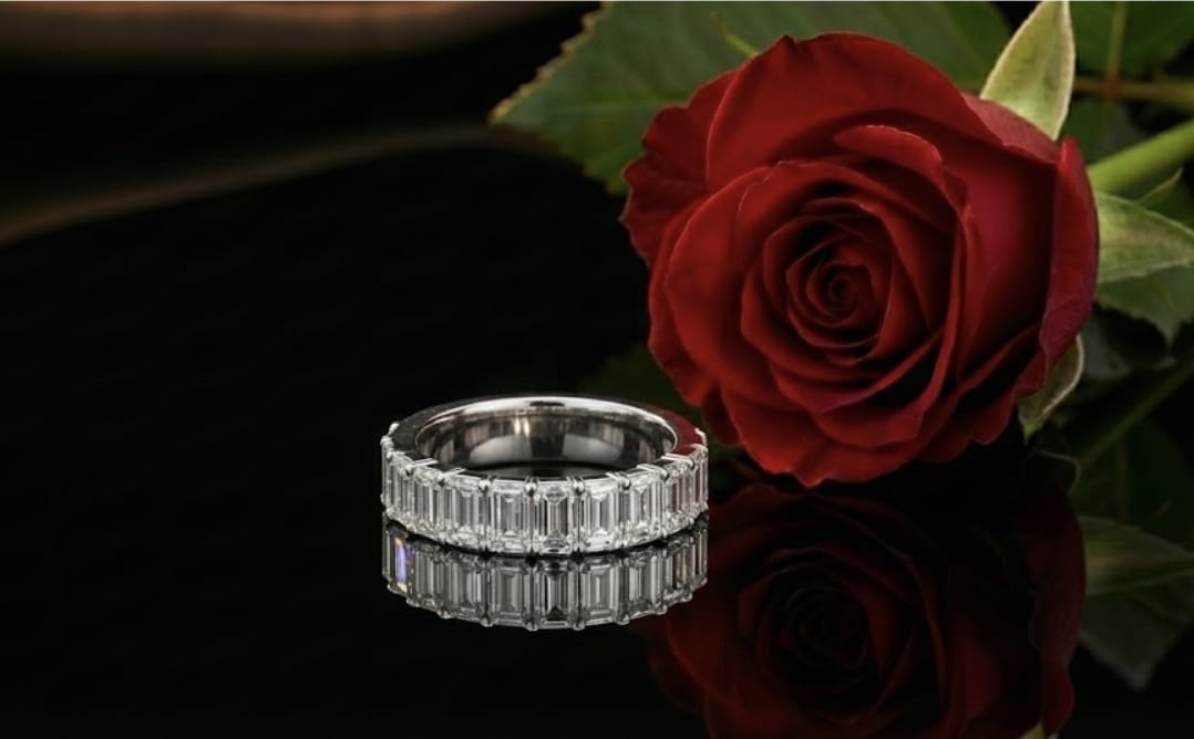 טבעת זהב עם יהלומי מעבדה תאלין