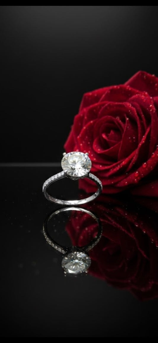 טבעת זהב עם יהלומי מעבדה קארין